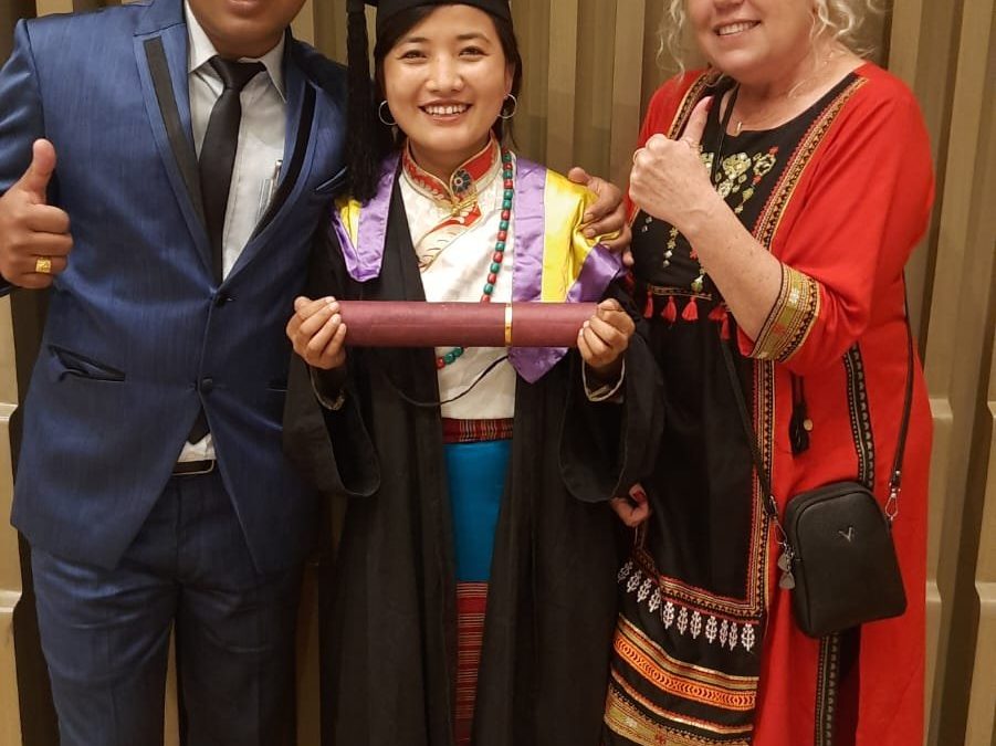 Una nova graduada a Sano Sansar!